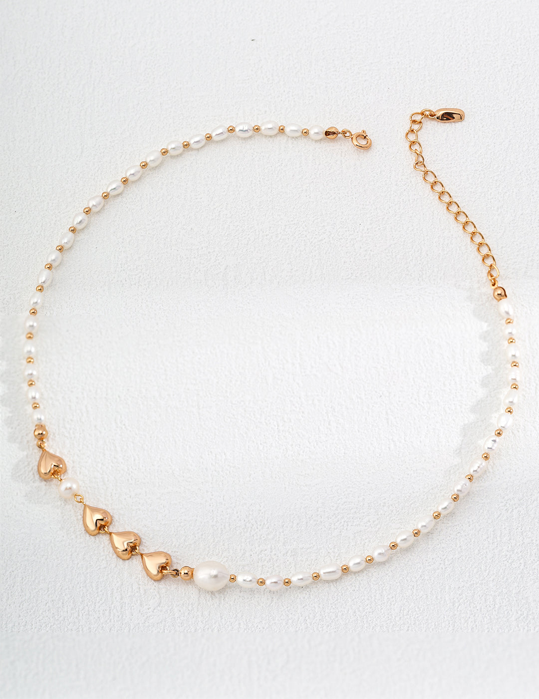 Natural pearl heart-shaped necklace