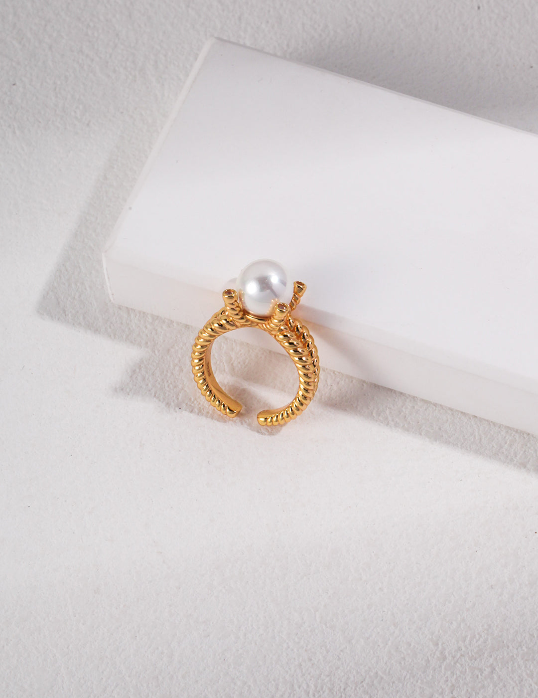 Adjustable Shell Pearl Ring - 925 Sterling Silver (Silver Tone / Gold Tone)