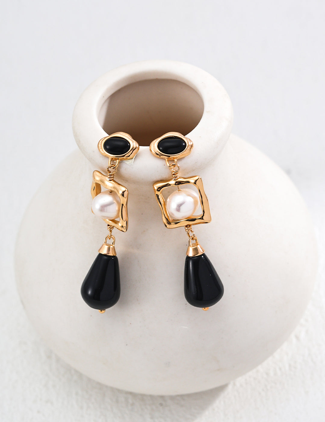 Onyx & Pearl Drop Earrings - 925 Silver (Silver/Gold-Tone, 4cm)