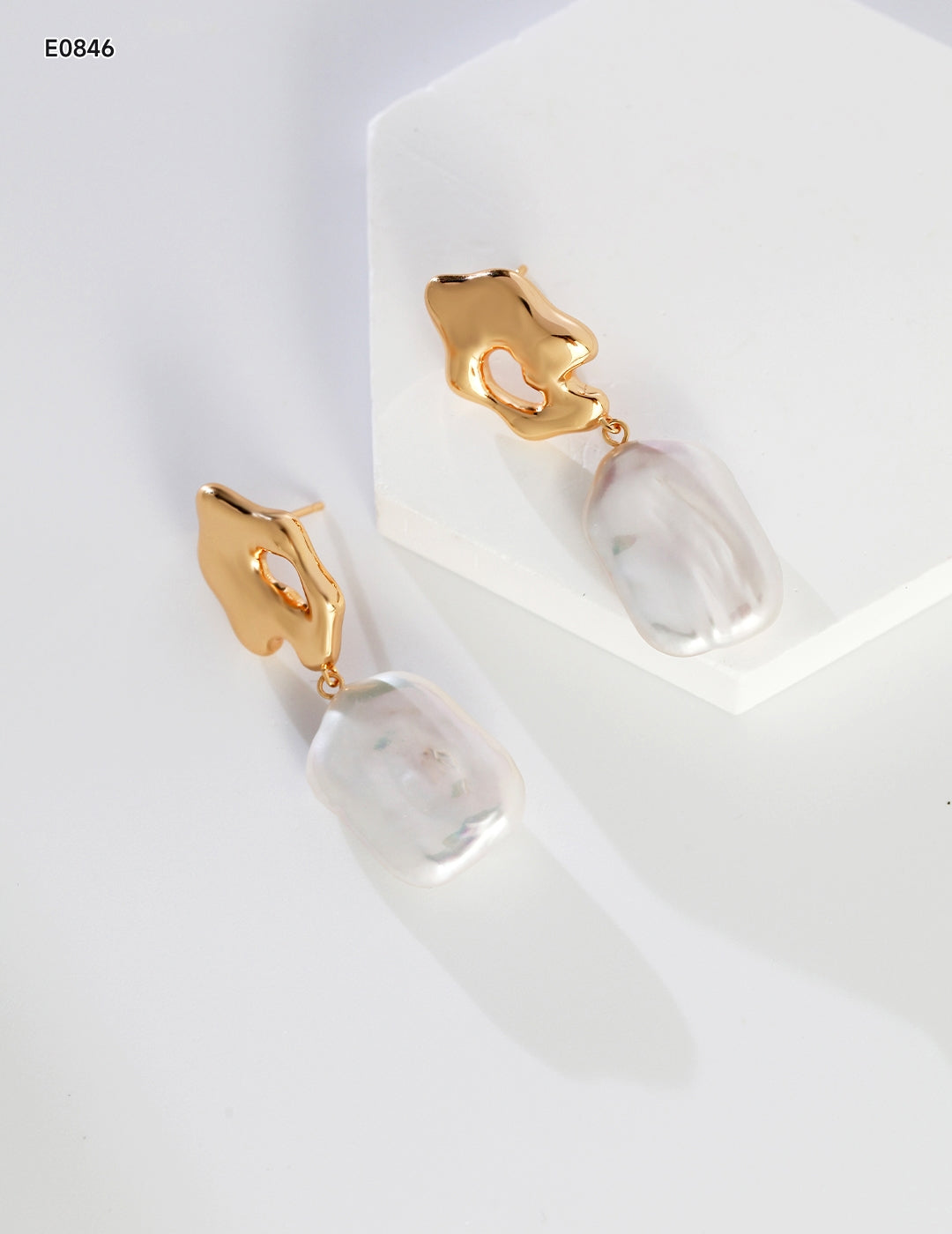 Sculptural Baroque Pearl Earrings - 925 Silver (Silver/Gold-Tone)