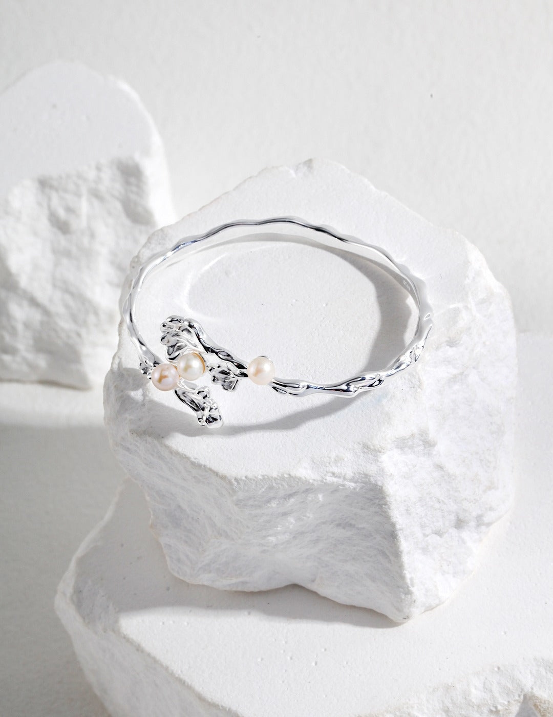 Wave Pearl Adjustable Bracelet - 925 Sterling Silver (Silver Tone / Gold Tone)