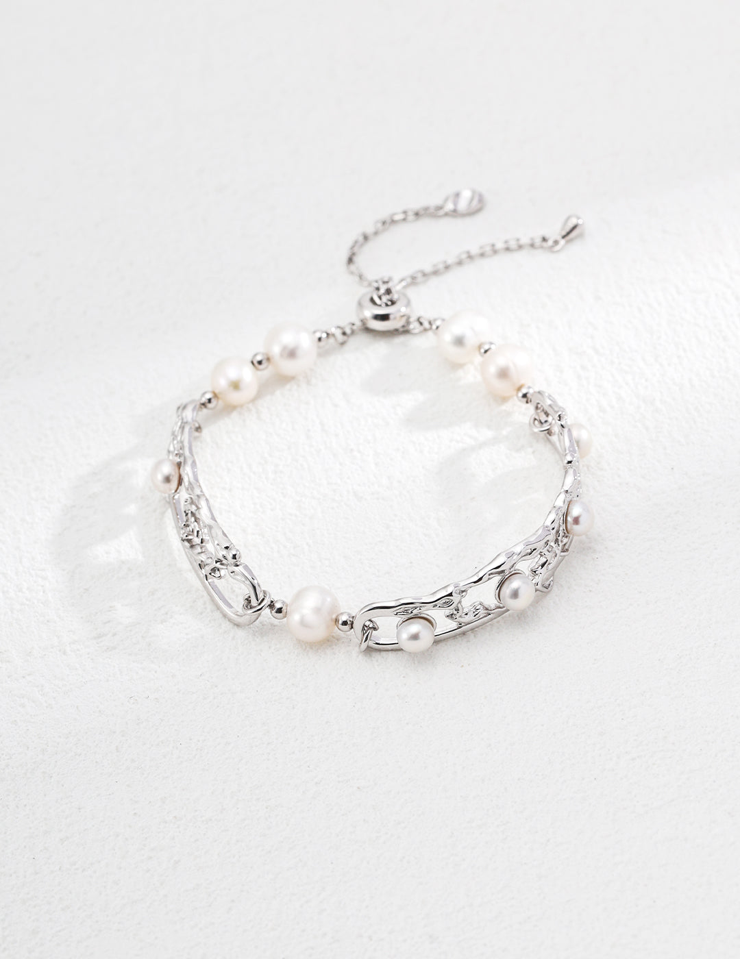 Adjustable Natural Pearl Bracelet in Sterling Silver with Dual-Tone Finish