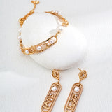 Adjustable Natural Pearl Bracelet in Sterling Silver with Dual-Tone Finish